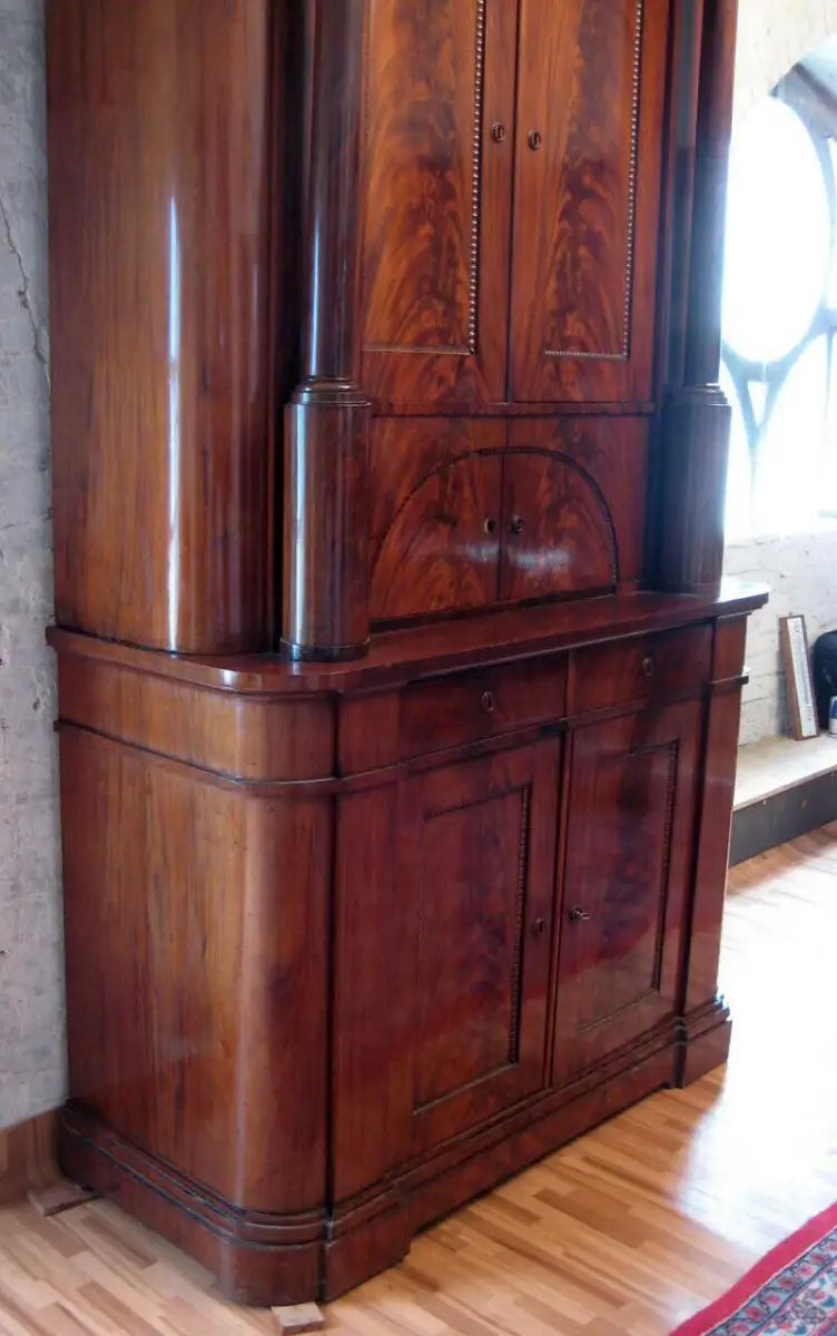 Biedermeier Mahagoni Kabinett- Schrank mit profilierten Dach Antik Kolosseum 6