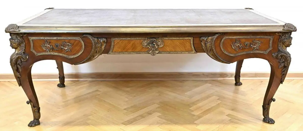 Wunderschönes Bureau plat gefertigt im Régence Stil Antik Kolosseum 0