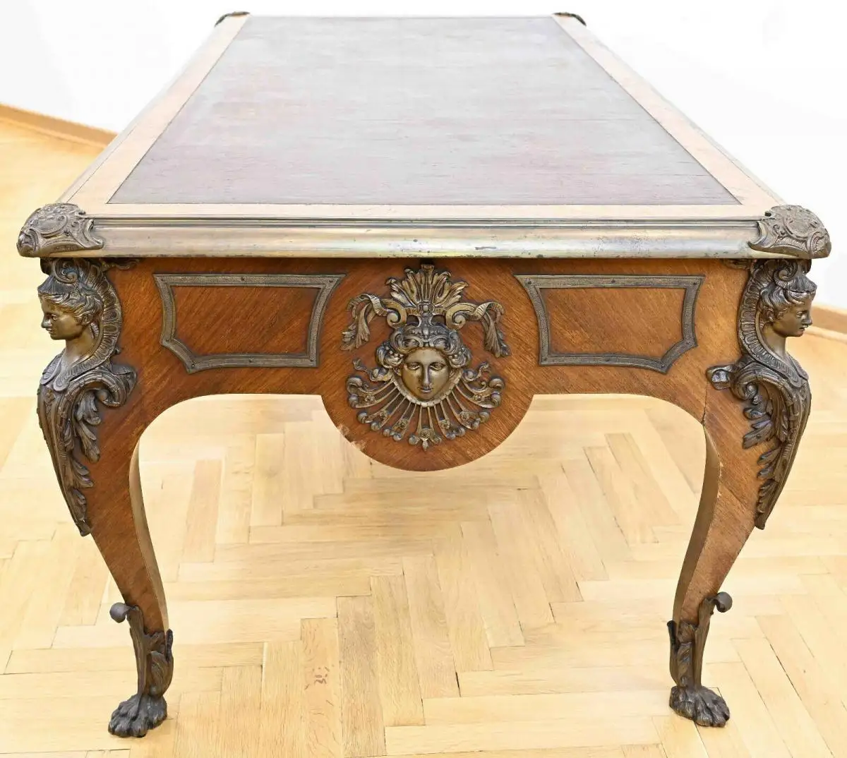 Wunderschönes Bureau plat gefertigt im Régence Stil Antik Kolosseum 11