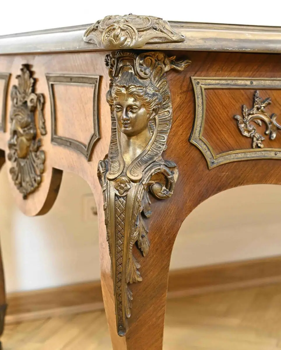 Wunderschönes Bureau plat gefertigt im Régence Stil Antik Kolosseum 3