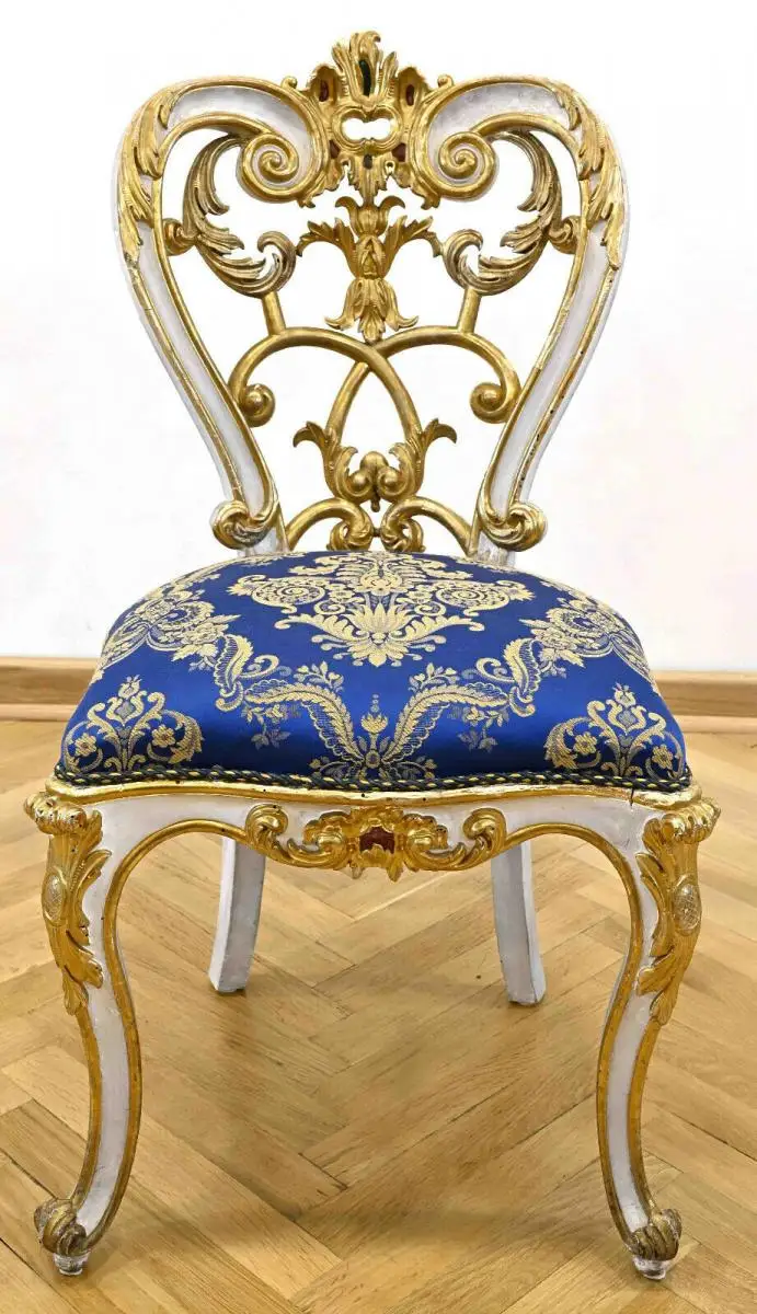 12er Stuhlsatz aus dem 19 Jahrhundert in königlicher AusstrahlungAntik Kolosseum 5