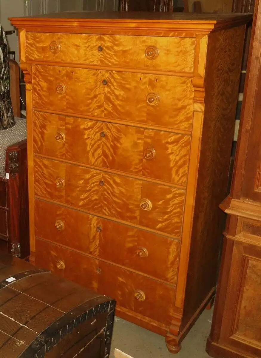 Repräsentative Berliner Gründerzeit Chiffonière aus Birkenholz Antik Kolosseum 0