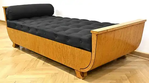 Schwedisches Daybed gefertigt um 1920 aus Birkenholz Antik Kolosseum