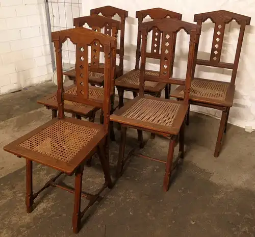 Sechs hübsche Stühle aus der Neogotik gefertigt um 1900 aus EicheAntik Kolosseum