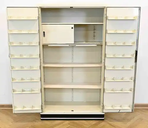 Vintage Medikamentenschrank / Arztschrank aus den 50/60er Jahren Antik Kolosseum