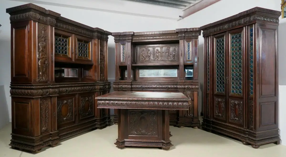 Vierteiliges Speisezimmer gefertigt um 1910 aus Nussbaum Antik Kolosseum 0