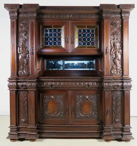 Vierteiliges Speisezimmer gefertigt um 1910 aus Nussbaum Antik Kolosseum