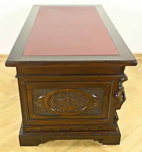 Schreibtisch aus dem Historismus mit Freimaurer Ornamentik Antik Kolosseum