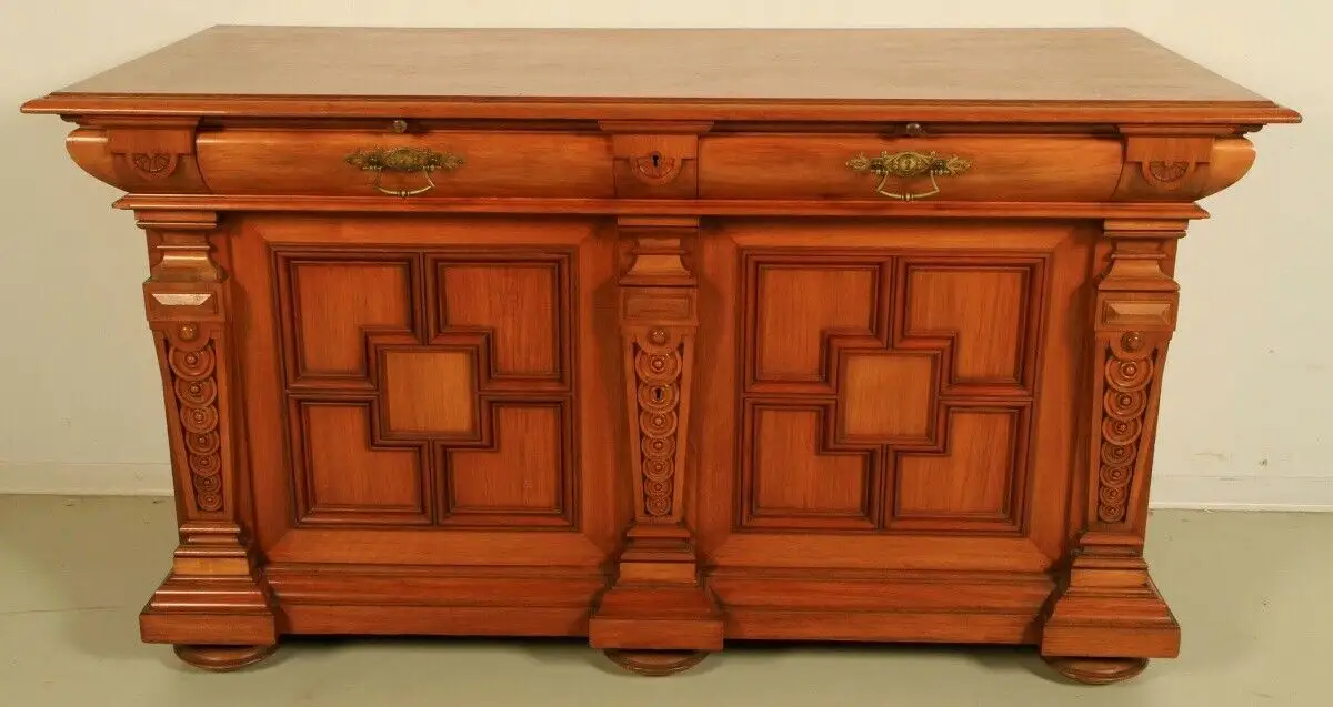 Elegantes Gründerzeit Sideboard aus Nussbaum Antik Kolosseum 1