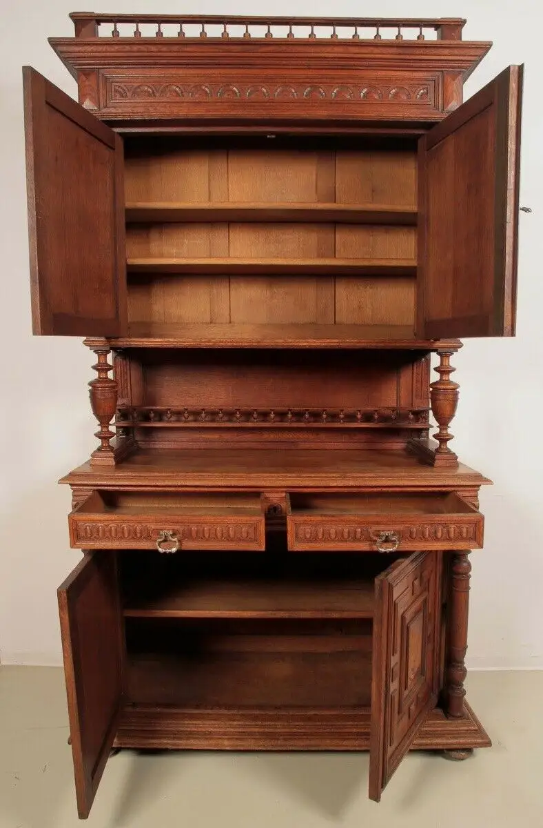 Schönes Gründerzeit Buffet mit Galerie gefertigt um 1900 Antik Kolosseum 2