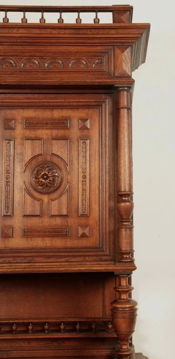 Schönes Gründerzeit Buffet mit Galerie gefertigt um 1900 Antik Kolosseum 4
