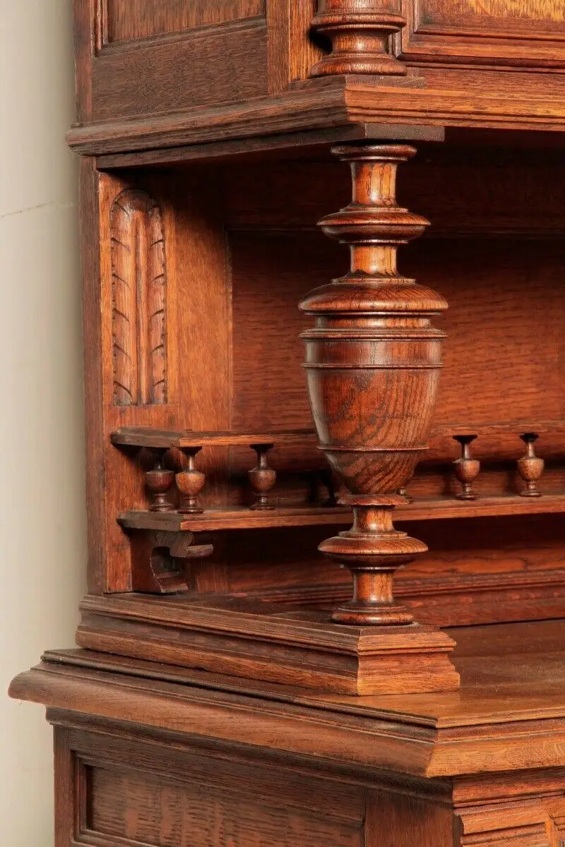 Schönes Gründerzeit Buffet mit Galerie gefertigt um 1900 Antik Kolosseum 9