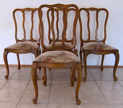 Vier Stühle im Chippendale Stil mit geschwungenen Beinen Antik Kolosseum
