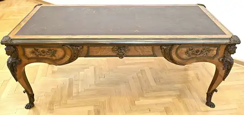 Wunderschönes Bureau plat gefertigt im Régence Stil Antik Kolosseum