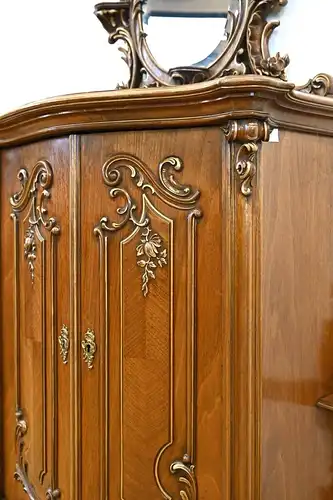 Restaurierter Neorokoko Kabinettschrank aus Nussbaum Antik Kolosseum
