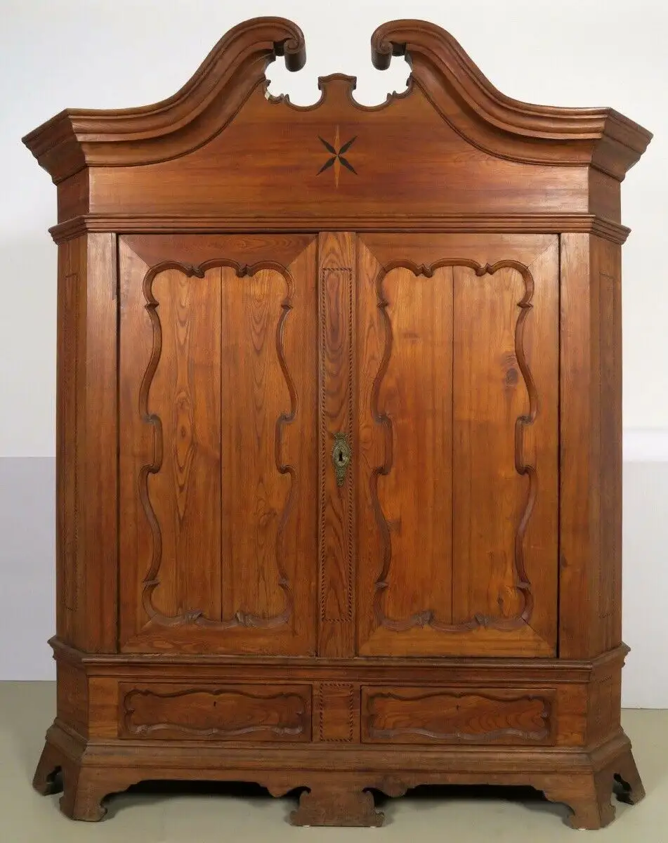 Seltener Braunschweiger Barock Kleiderschrank aus Eschenholz Antik Kolosseum 0