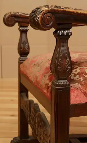 Formschöner Gründerzeit Armlehner aus Eiche gefertigt um 1900 Antik Kolosseum