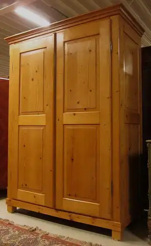 Restaurierter Jugendstil Wäsche- Kleiderschrank aus Weichholz Antik Kolosseum