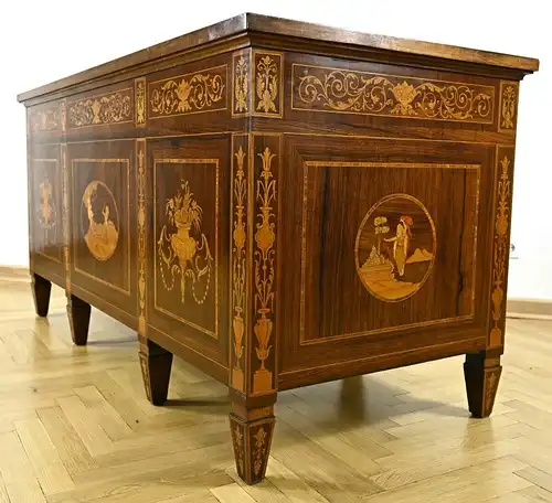 Stilvoller Schreibtisch aus dem Neo-Klassizismus Antik Kolosseum