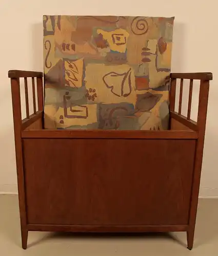 Schuhkiste / Kleine Sitzbank gefertigt um 1950 aus Buchenholz Antik Kolosseum