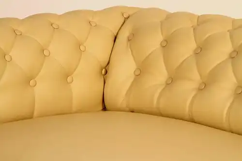 Restauriertes Neorenaissance Sofa mit Chesterfield Polsterung Antik Kolosseum