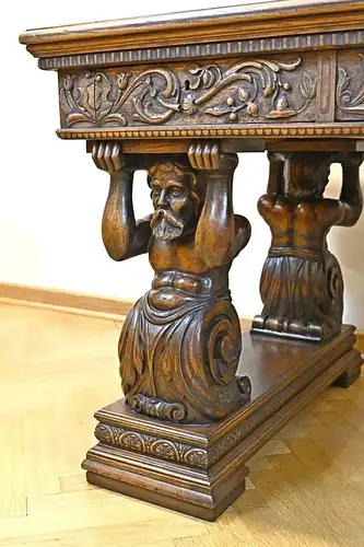 Unglaublicher Figürlicher Schreibtisch aus der Neorenaissance Antik Kolosseum