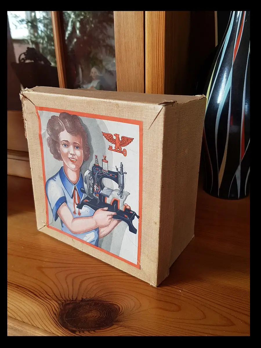 Antik ♥️ KINDER NÄHMASCHINE ♥️ OVP um 1920 TOP im Karton 0