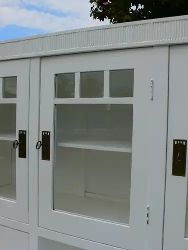 Buffet Küchen Buffet Bauhaus weiß restauriert antik um 1930 Jhd.