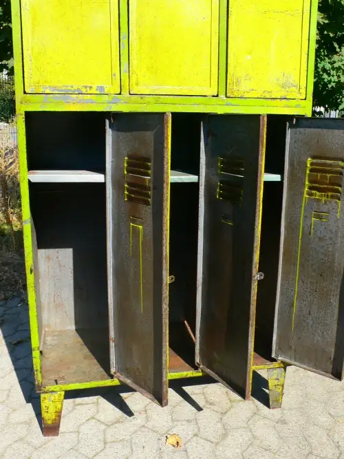 Spind Spint Eisen Metall Blechmöbel antik im Original Look um 1930 Jhd. 14