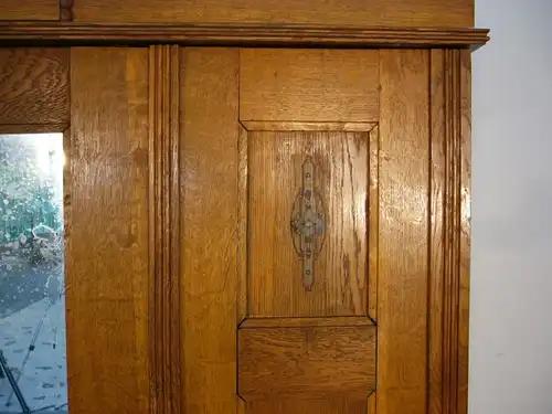 Eichenschrank antik Eiche massiv im Originalzustand um 1900 Jhd.