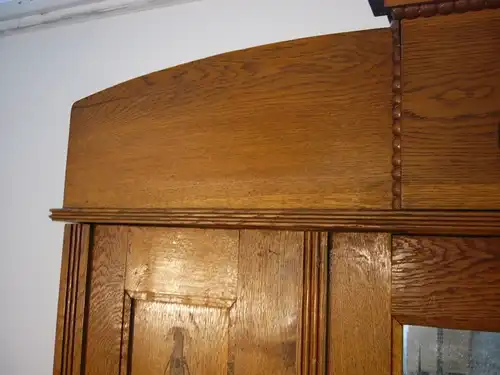 Eichenschrank antik Eiche massiv im Originalzustand um 1900 Jhd.