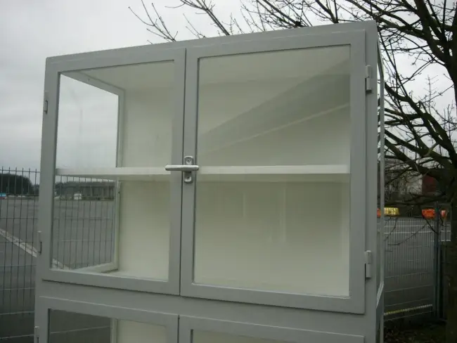 Vitrine Industrie Design Bauhaus Metall Eisenvitrine restauriert um 1930 3