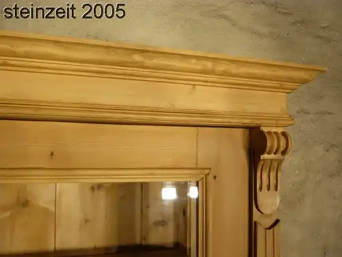 Vitrine antik Weichholz Glas Schrank Gründerzeit 3 seitig verglast um 1900 Jhd.