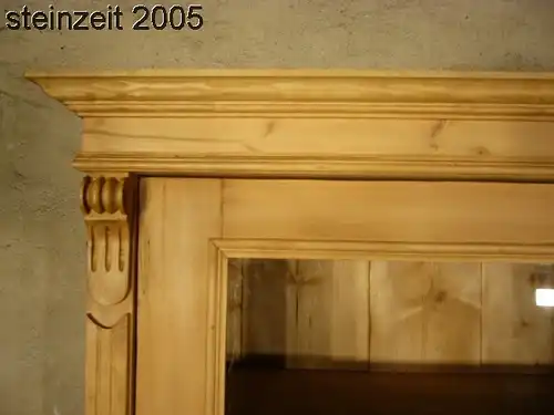 Vitrine antik Weichholz Glas Schrank Gründerzeit 3 seitig verglast um 1900 Jhd.