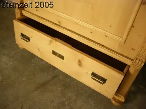 Vitrine antik Weichholz Glas Schrank Gründerzeit 3 seitig verglast um 1900 Jhd.