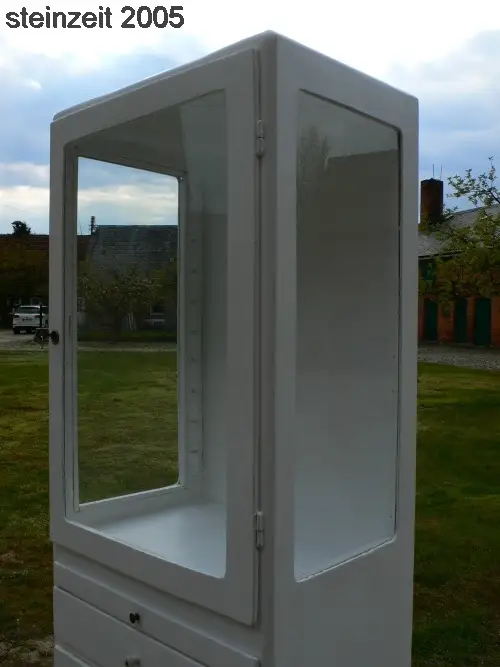 Arzt Vitrine antik Medizin Schrank alt Shabby Look um 1930 Jhd. 0