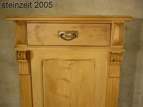 Vertiko antik Weichholz schmal Schrank Kommode um 1900 Jhd.