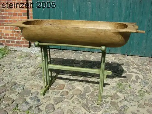 Mulde Mulle Molde Backmolle restauriert antik mit Ständer um 1900 Jhd Lindenholz