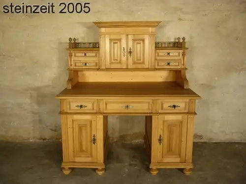 Schreibtisch antik Gründerzeit Weichholz aus Adelsbesitz mit Aufsatz um 1880