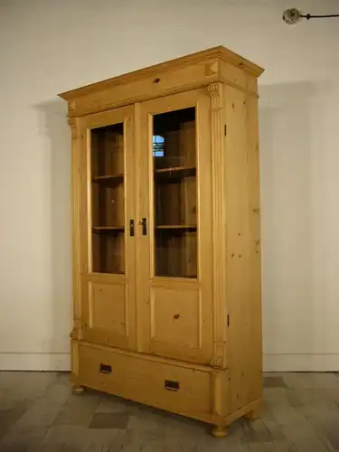 Vitrine antik Gründerzeit Büchervitrine Weichholz mit 180° Türen um 1900 Jhd