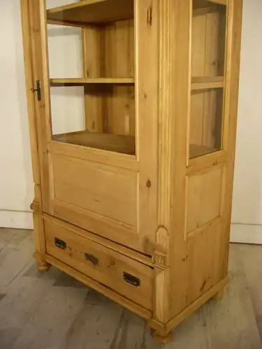 Vitrine 3 seitig verglast Weichholz Gründerzeit antik Schrank um 1900 Jhd