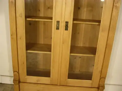 Vitrine Weichholz Gründerzeit antik Schrank restauriert um 1900 Jhd.