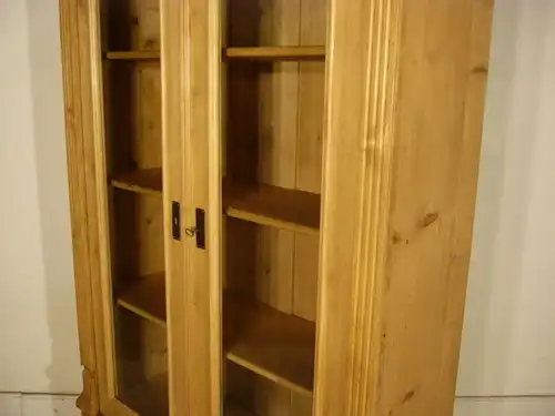 Vitrine Weichholz Gründerzeit antik Schrank restauriert um 1900 Jhd.