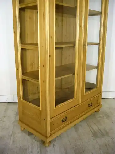 Vitrine Weichholz antik 3 seitig verglast Jugendstil um 1900 Jhd.