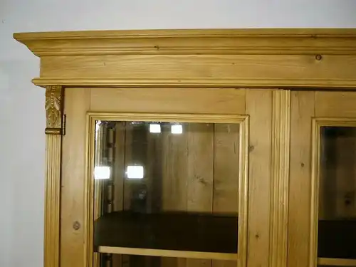 Vitrine antik Weichholz 3 seitig verglast Jugendstil Glas Schrank um 1900 Jhd.