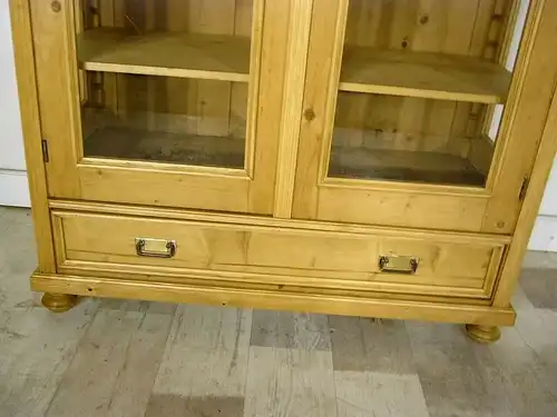 Vitrine antik Weichholz 3 seitig verglast Jugendstil Glas Schrank um 1900 Jhd.