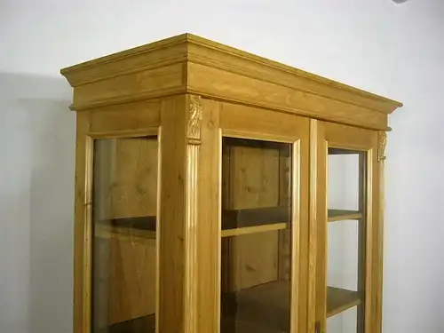 Vitrine Jugendstil Weichholz 3 seitig verglast antik um 1900 Jhd.