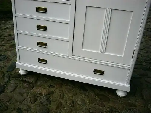 Jugendstil Schrank weiß antik Super praktisch um 1900 Jhd.