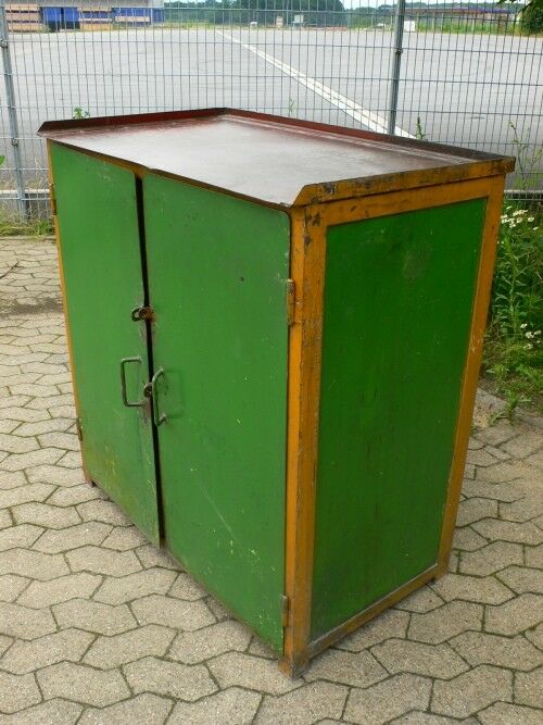Metall Schrank original Zustand Industrie Look um 1930 Jhd. Nr