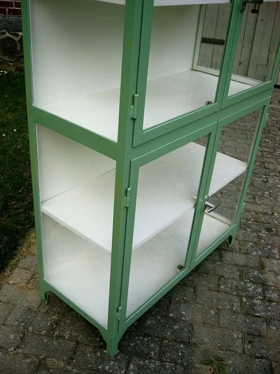 Vitrine antik Metall Eisen restauriert Industrie Design um 1930 Jhd. 10